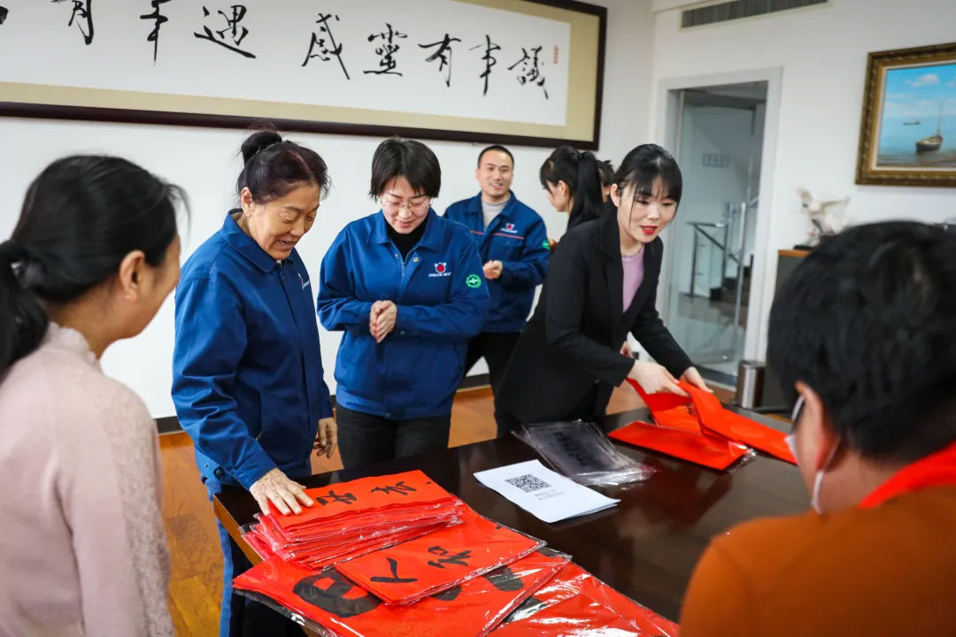 經(jīng)開(kāi)區(qū) “迎新春 送萬(wàn)福 進(jìn)萬(wàn)家”活動(dòng) 來(lái)到景津